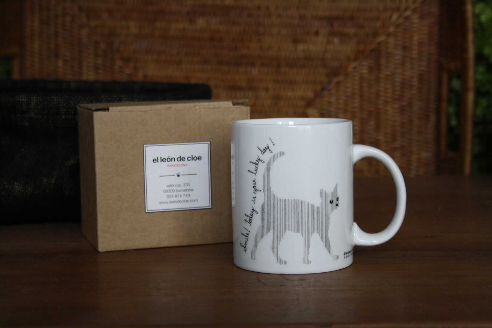 Taza gato de la buena suerte